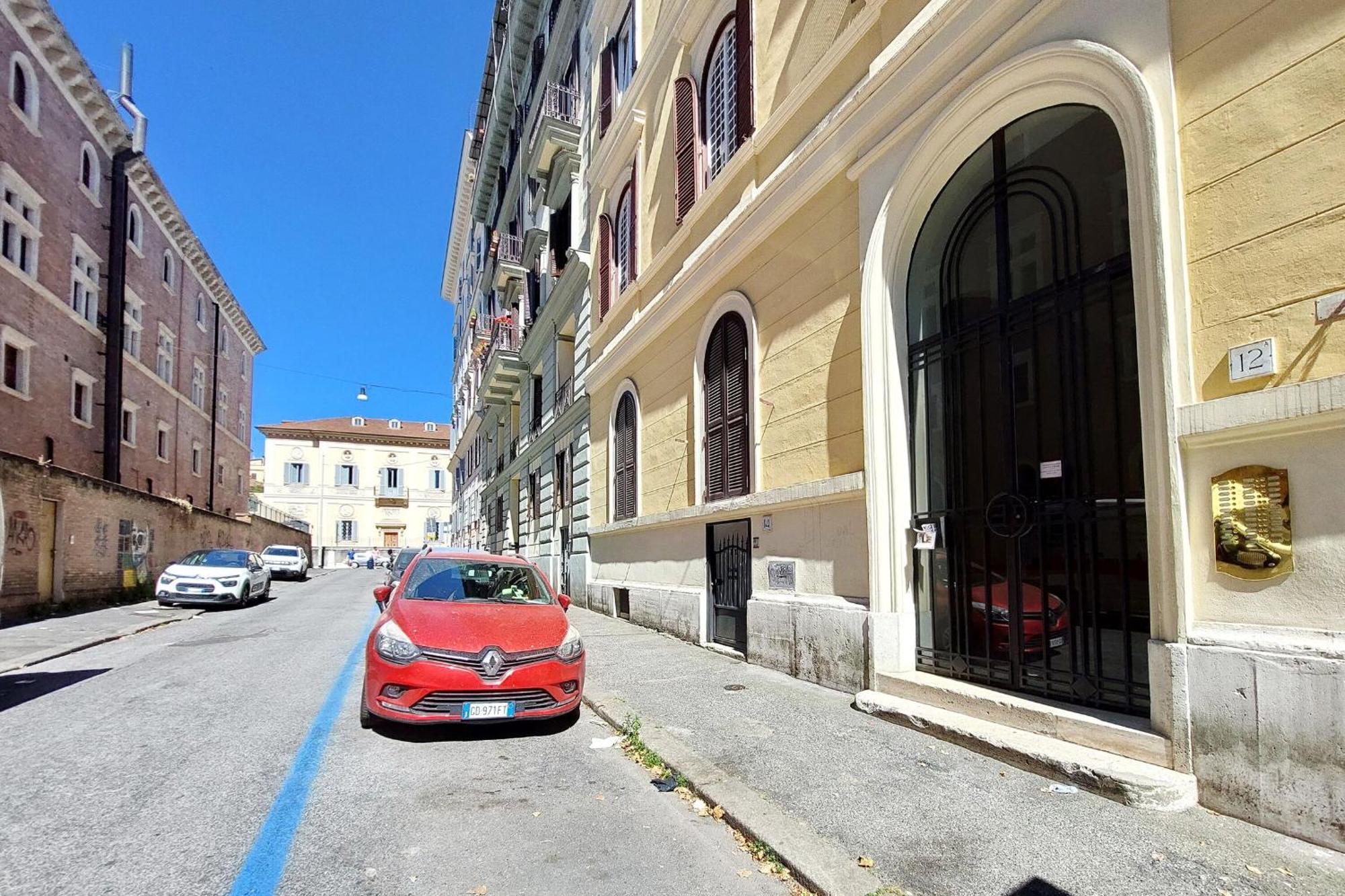 1 Bd With Balcony San Giovanni By Halldis Рим Экстерьер фото