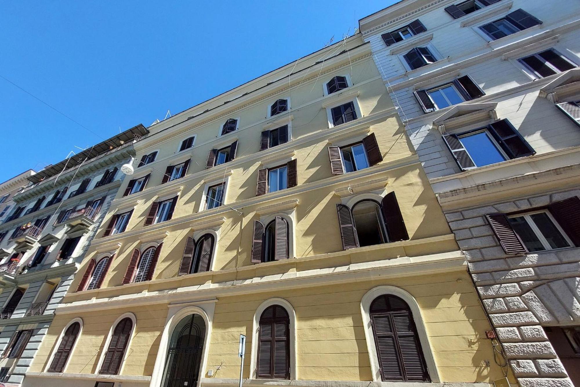 1 Bd With Balcony San Giovanni By Halldis Рим Экстерьер фото